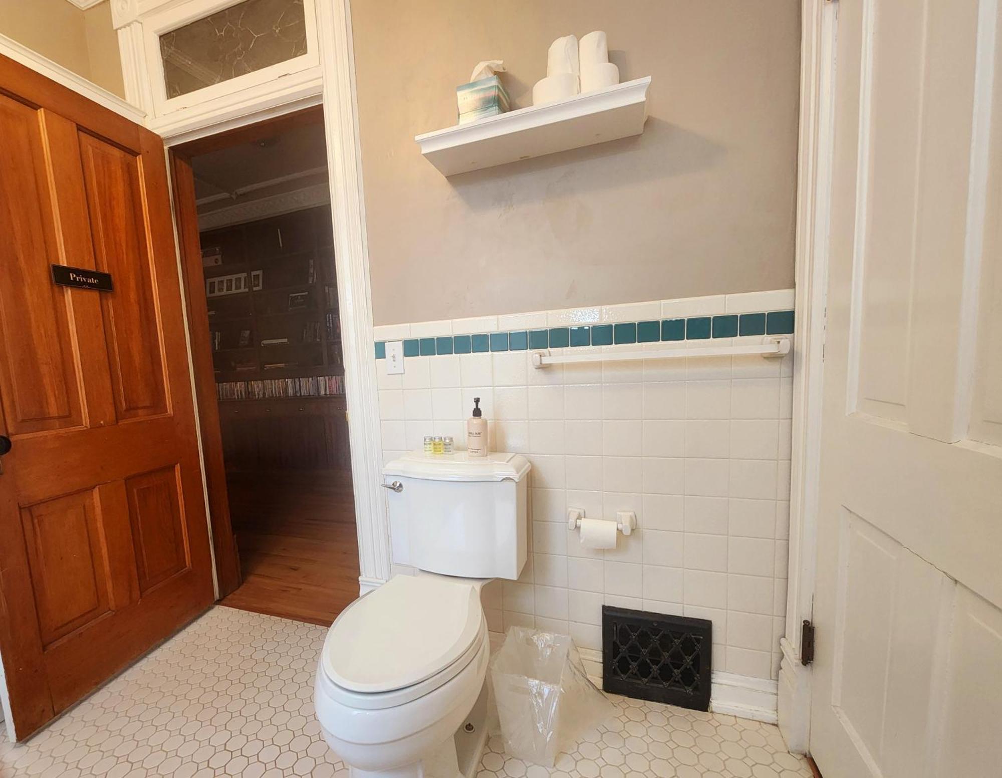 Downen House Bed & Breakfast Pueblo Chambre photo